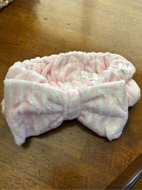 LA·LA Teddy Headband Plush Spa Headband — Pink & White NEW!